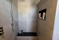 Badkamer in taupe kleurig marmer